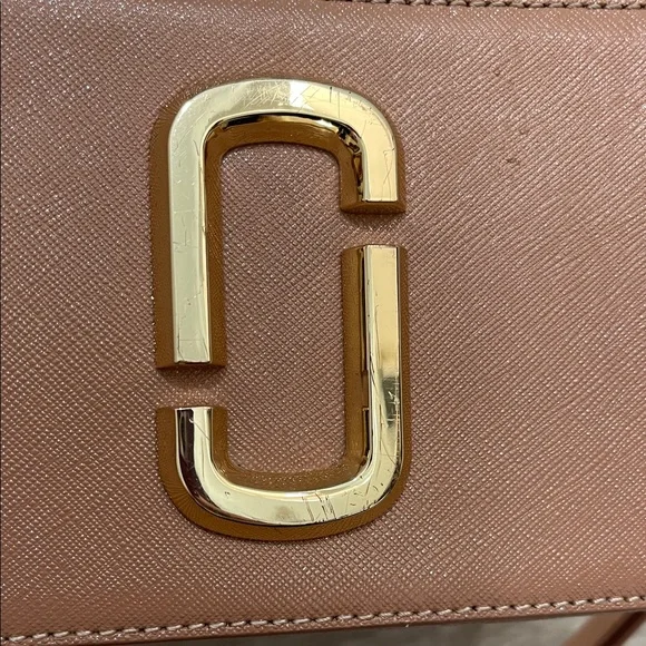 Marc Jacobs Pink Crossbody Bag with Gold Accents - Picture 2 of 8